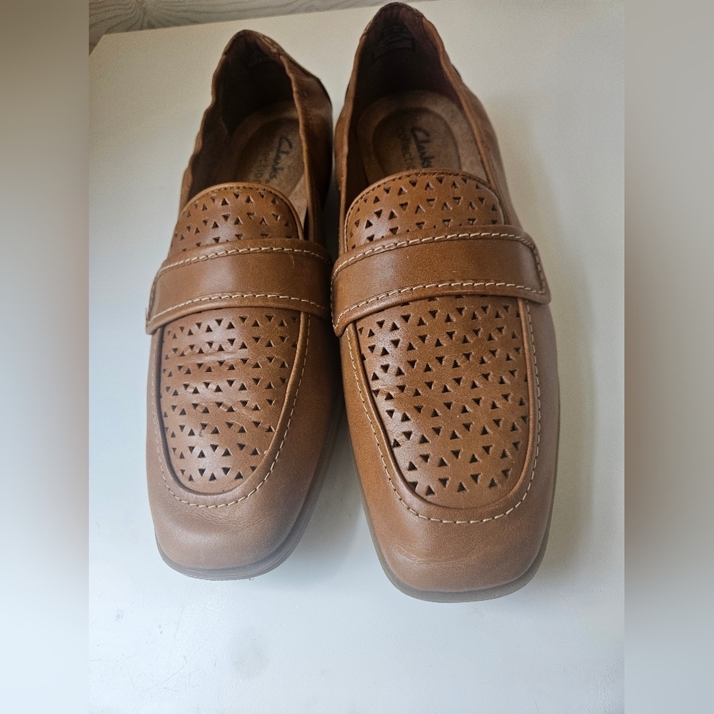 Clark -Women's Sz 8.5 Lyrical Way Leather Loafer Flat, Tan/Brown